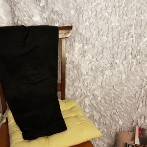 Apostrophe Stretch Black Capri Pants